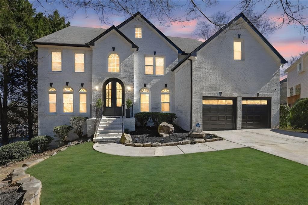 7 bedroom, 4 bathroom single family residence sold at 340 Willow Crescent Way, Johns Creek, GA 30022