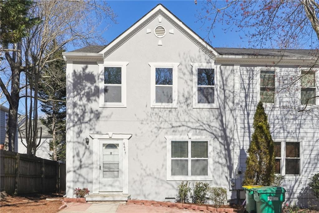 2 bedroom, 3 bathroom townhouse sold at 6647 Meadow Green Circle, Peachtree Corners, GA 30092