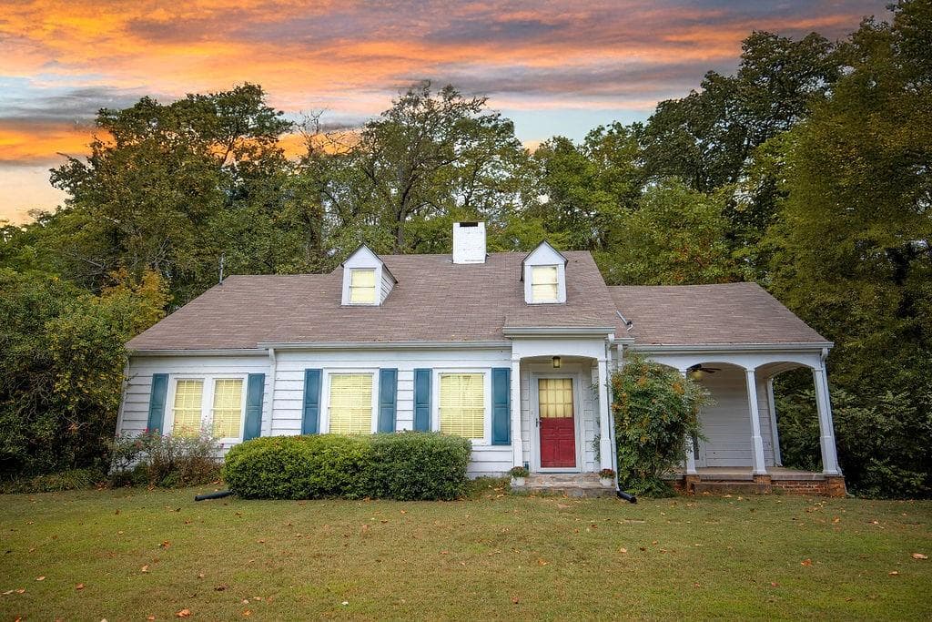 3 bedroom, 3 bathroom single family residence sold at 970 E Main Street, Canton, GA 30114