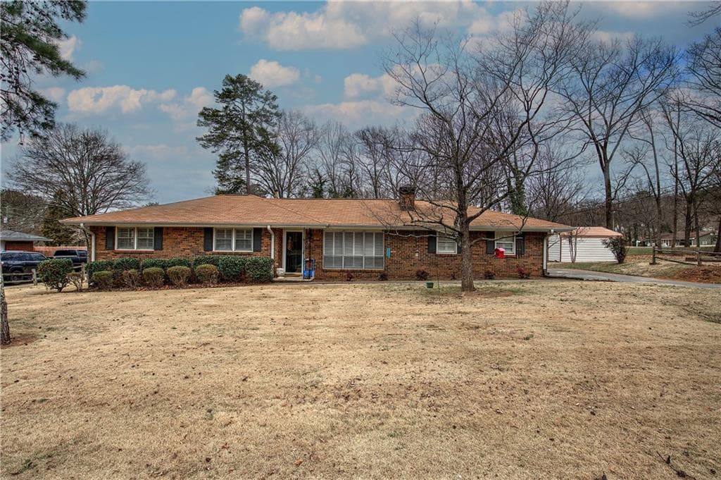 3 bedroom, 1 bathroom single family residence sold at 224 E Felton Road, Cartersville, GA 30121