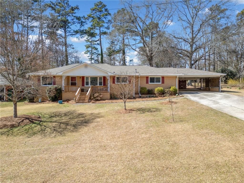 3 bedroom, 2 bathroom single family residence sold at 210 W Greenwood Drive, Carrollton, GA 30117
