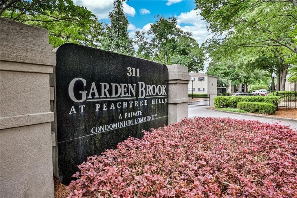2 bedroom, 1 bathroom condominium sold at 311 Peachtree Hills Avenue 13D, Atlanta, GA 30305