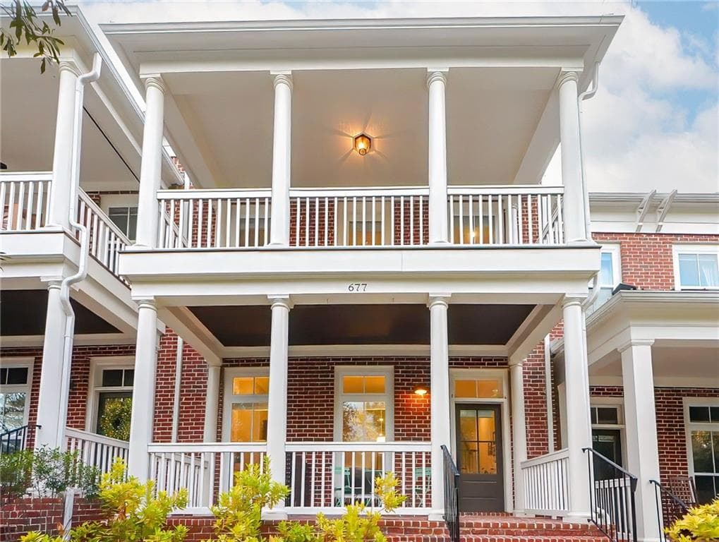 4 bedroom, 4 bathroom townhouse sold at 677 Brennan Drive, Decatur, GA 30033