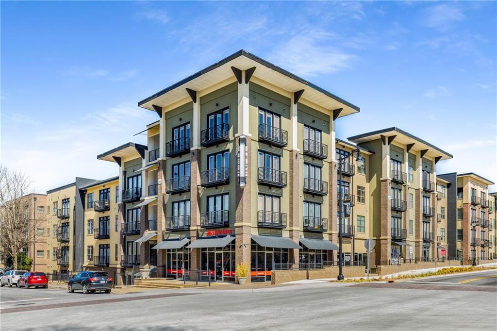 1 bedroom, 1 bathroom condominium sold at 5300 Peachtree Road 1311, Atlanta, GA 30341