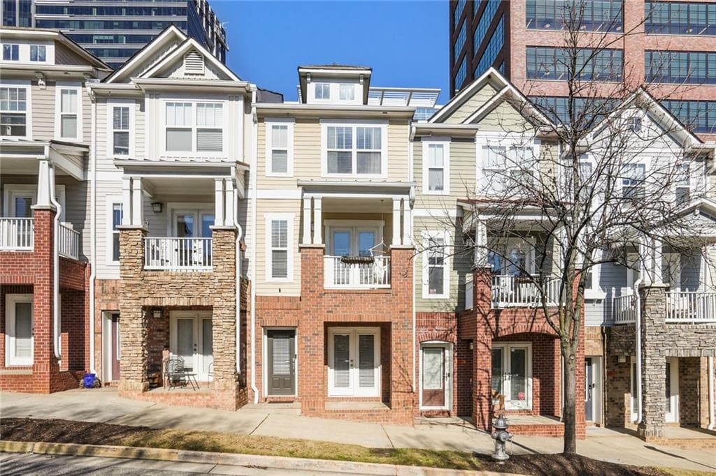 3 bedroom, 4 bathroom townhouse sold at 209 16th Street 6, Atlanta, GA 30363