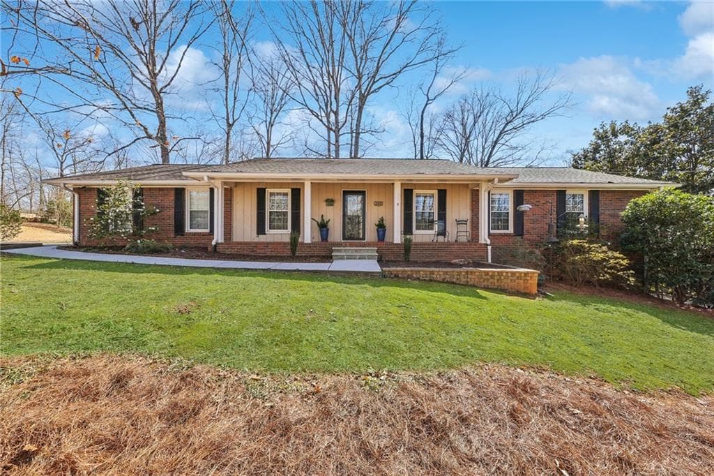 4 bedroom, 3 bathroom single family residence sold at 3660 Hickory Circle, Smyrna, GA 30080