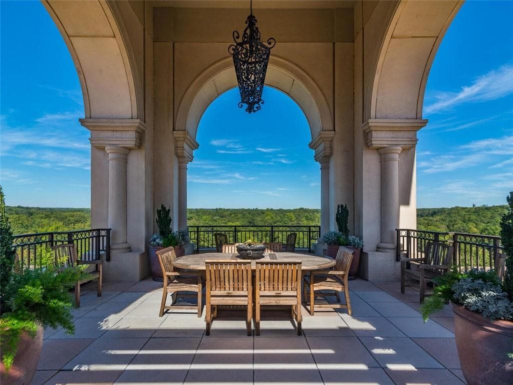 3286 Northside Parkway 304, Atlanta, GA 30327 — most recent listing photo