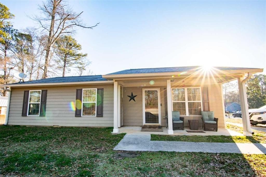 3 bedroom, 2 bathroom single family residence sold at 885 Green Valley Dr NW, Conyers, GA 30012
