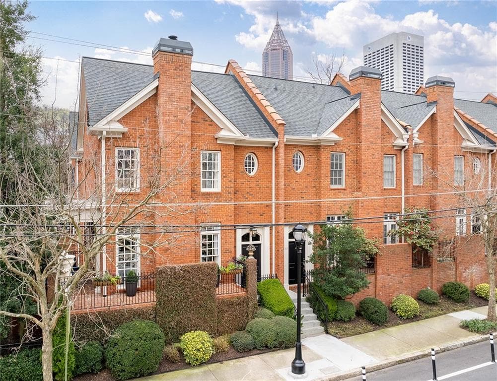 2 bedroom, 3 bathroom, 1,648 sq ft townhouse sold at 774 Piedmont Avenue 2A, Atlanta, GA 30308