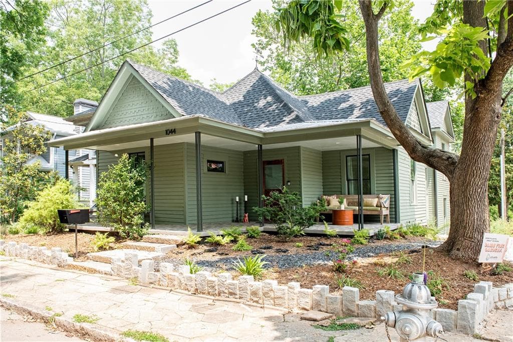 4 bedroom, 4 bathroom single family residence sold at 1044 Manigault Street, Atlanta, GA 30316