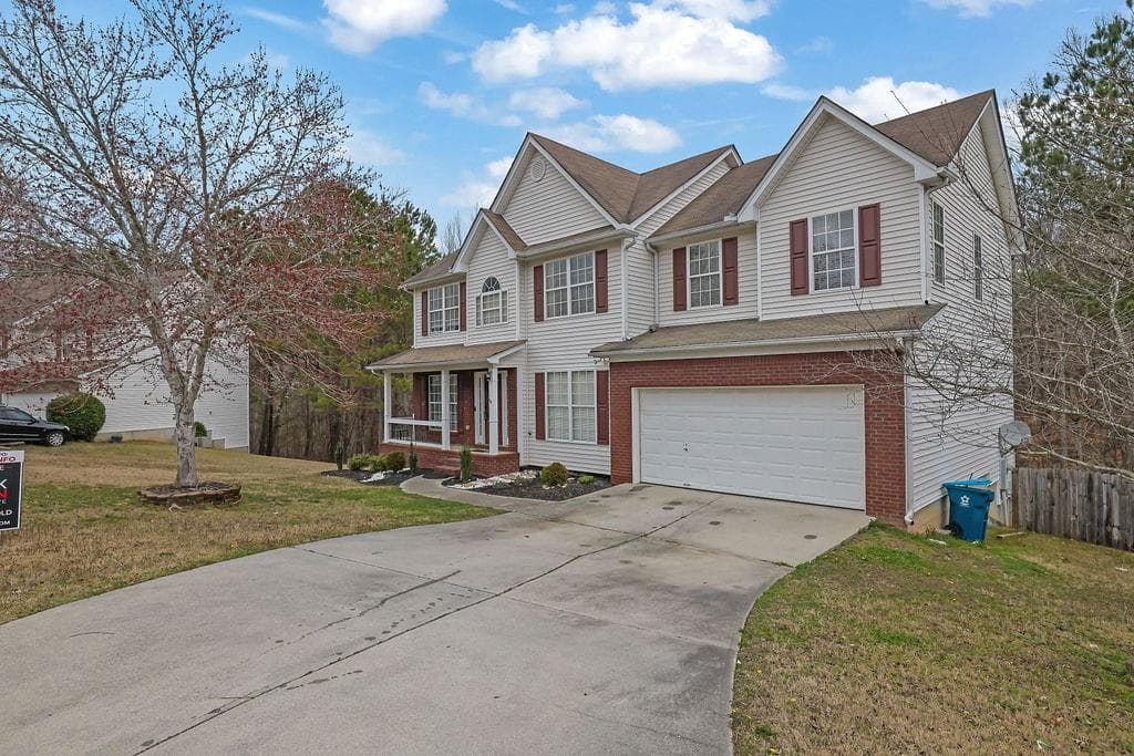 4 bedroom, 3 bathroom single family residence sold at 1514 Log Cabin Lane, Lawrenceville, GA 30045