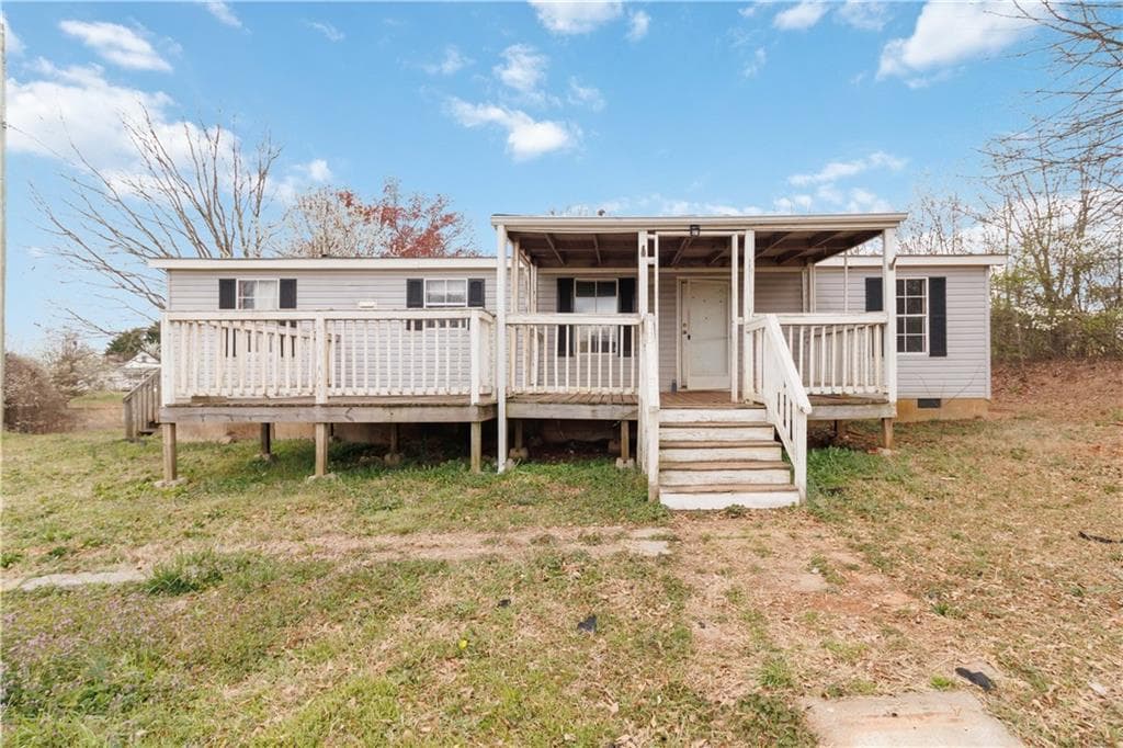 3 bedroom, 2 bathroom single family residence sold at 337 Stringer Lane, Jefferson, GA 30549
