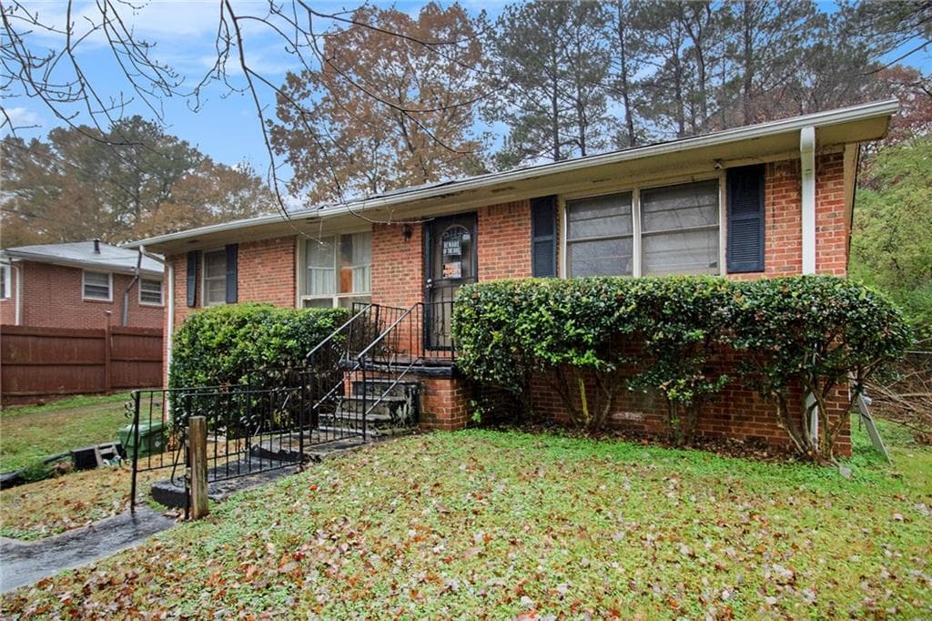 2 bedroom, 2 bathroom, 1,750 sq ft single family residence sold at 569 Oakside Drive, Atlanta, GA 30331