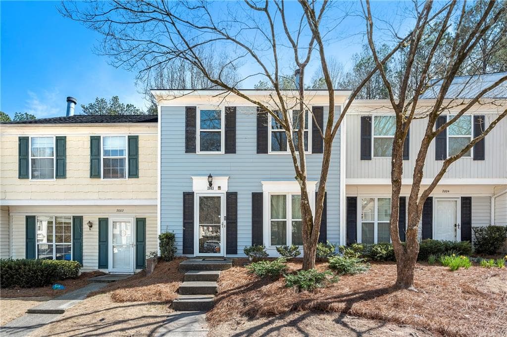 2 bedroom, 3 bathroom townhouse sold at 2003 Queen Anne Ct, Sandy Springs, GA 30350