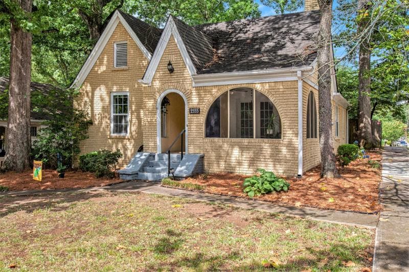 3 bedroom, 2 bathroom single family residence sold at 2533 Semmes Street, East Point, GA 30344