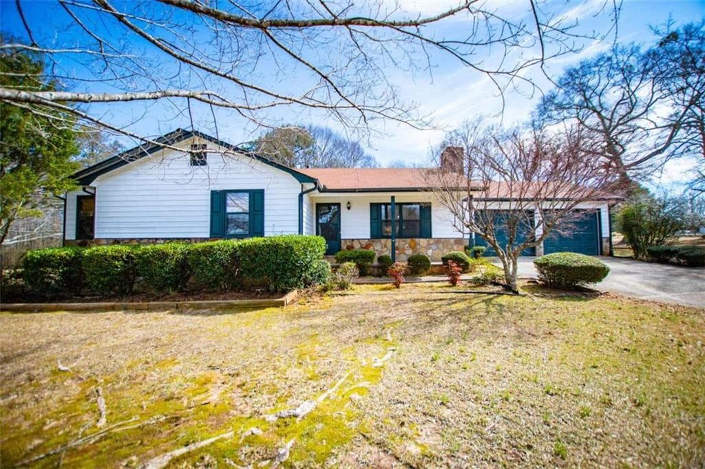 3 bedroom, 2 bathroom single family residence sold at 15 Russell Lane, Carrollton, GA 30116
