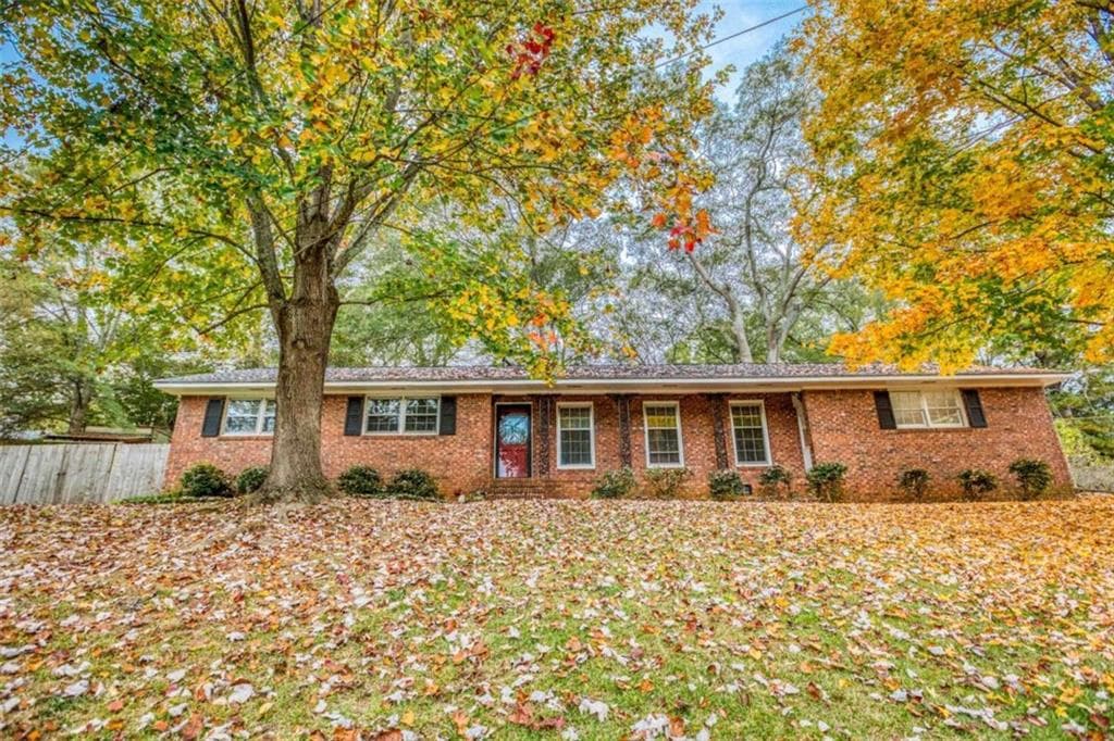 3 bedroom, 2 bathroom single family residence sold at 664 North Avenue, Winder, GA 30680