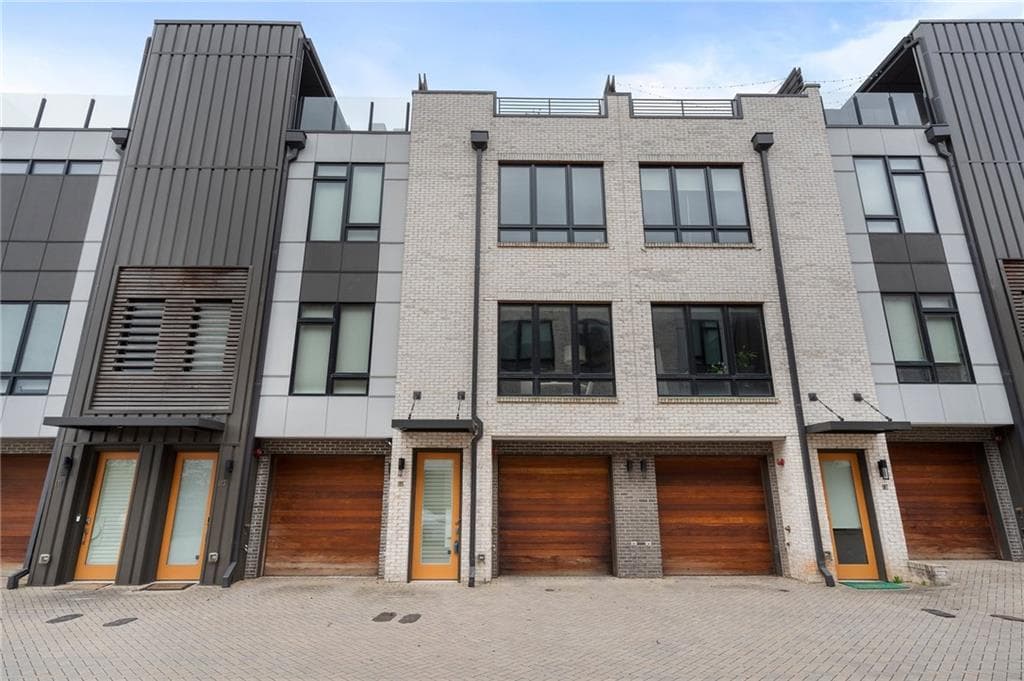 3 bedroom, 4 bathroom townhouse sold at 105 City View Court, Atlanta, GA 30308