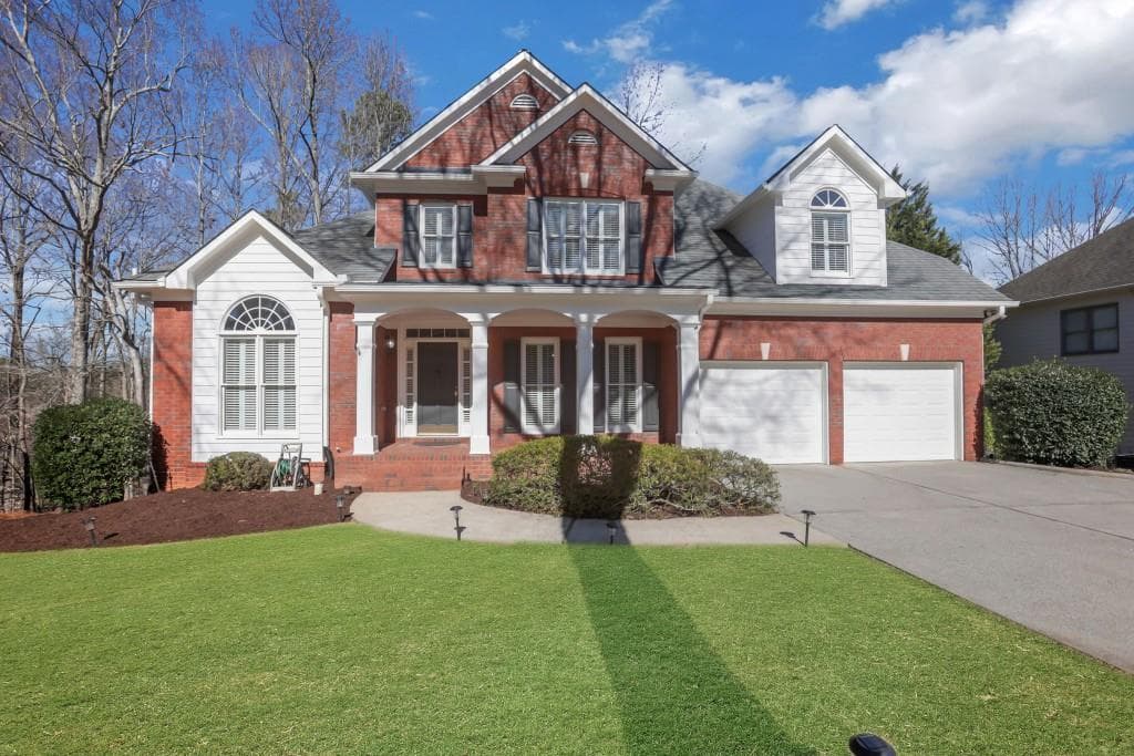 5 bedroom, 4 bathroom single family residence sold at 3995 Vista Point Lane, Suwanee, GA 30024