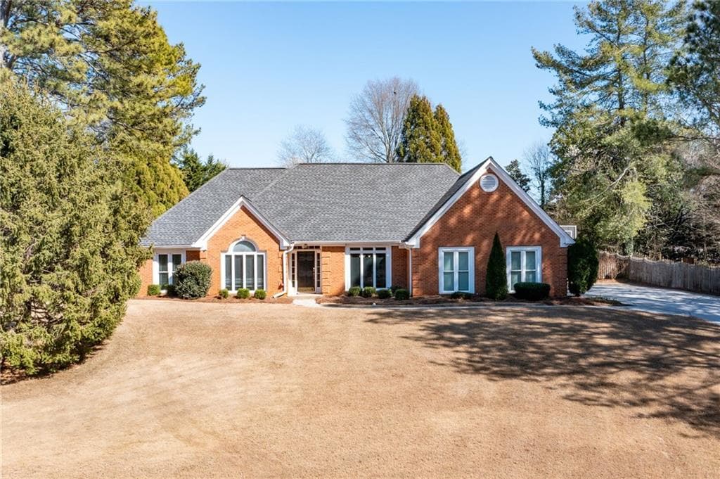 330 TODWICK Drive, Roswell, GA 30075 — most recent listing photo