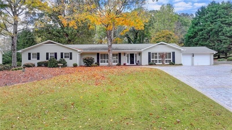 3 bedroom, 4 bathroom single family residence sold at 750 Holly Drive, Gainesville, GA 30501