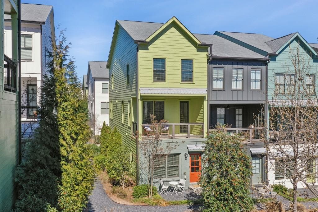 3 bedroom, 4 bathroom townhouse sold at 765 Aerial Way, Atlanta, GA 30316