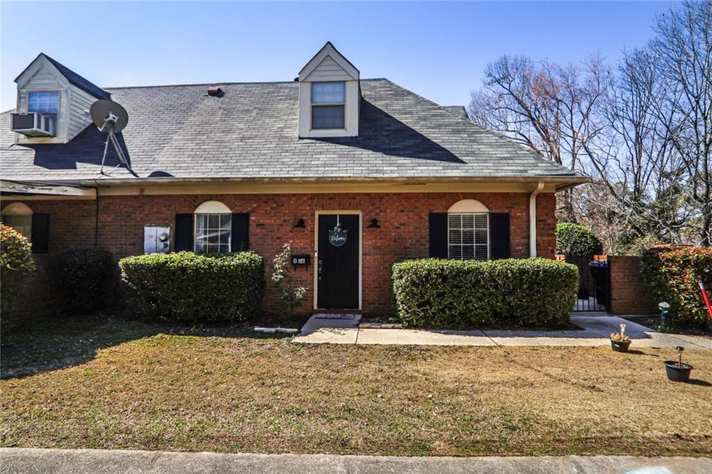 2 bedroom, 2 bathroom condominium sold at 906 Little Bear Cove NE, Conyers, GA 30012