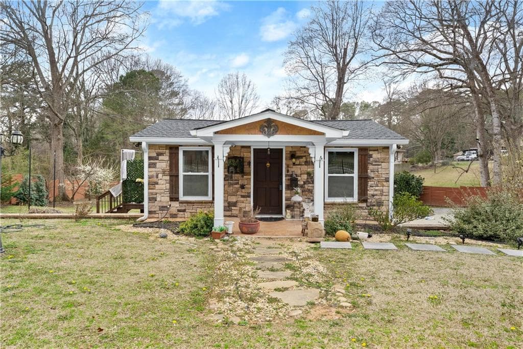 2 bedroom, 1 bathroom single family residence sold at 1164 Sandtown Road, Marietta, GA 30008