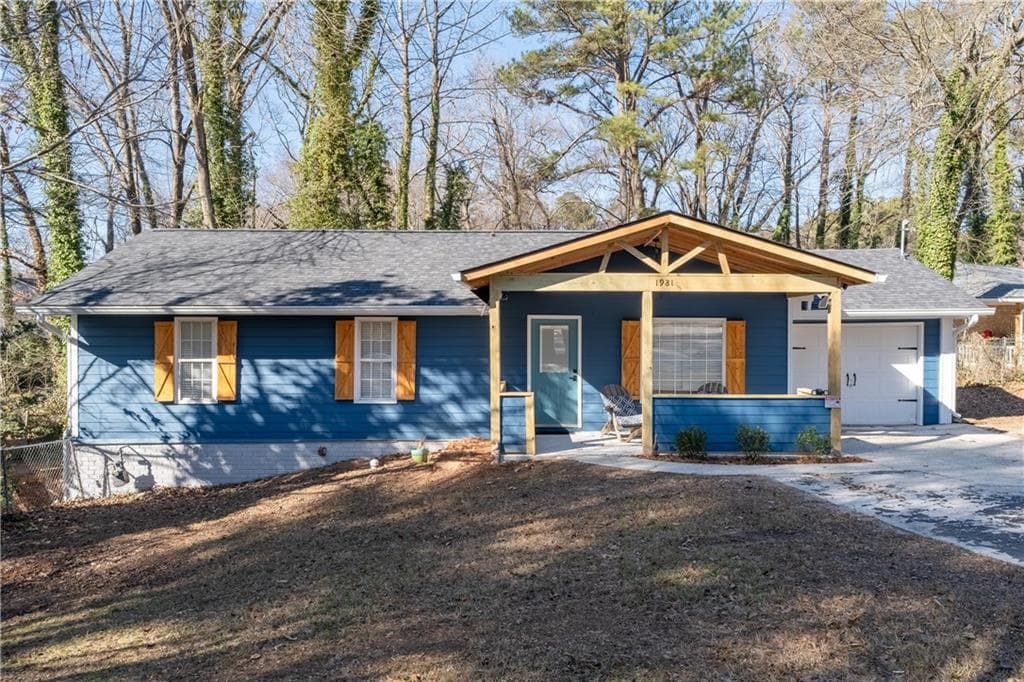 3 bedroom, 2 bathroom single family residence sold at 1981 Lindsey Lane, Decatur, GA 30035