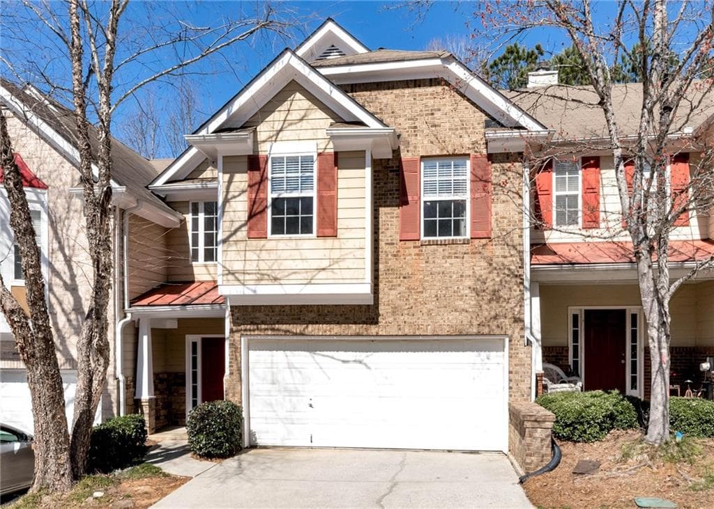 3 bedroom, 3 bathroom townhouse sold at 386 Creek Manor Way, Suwanee, GA 30024
