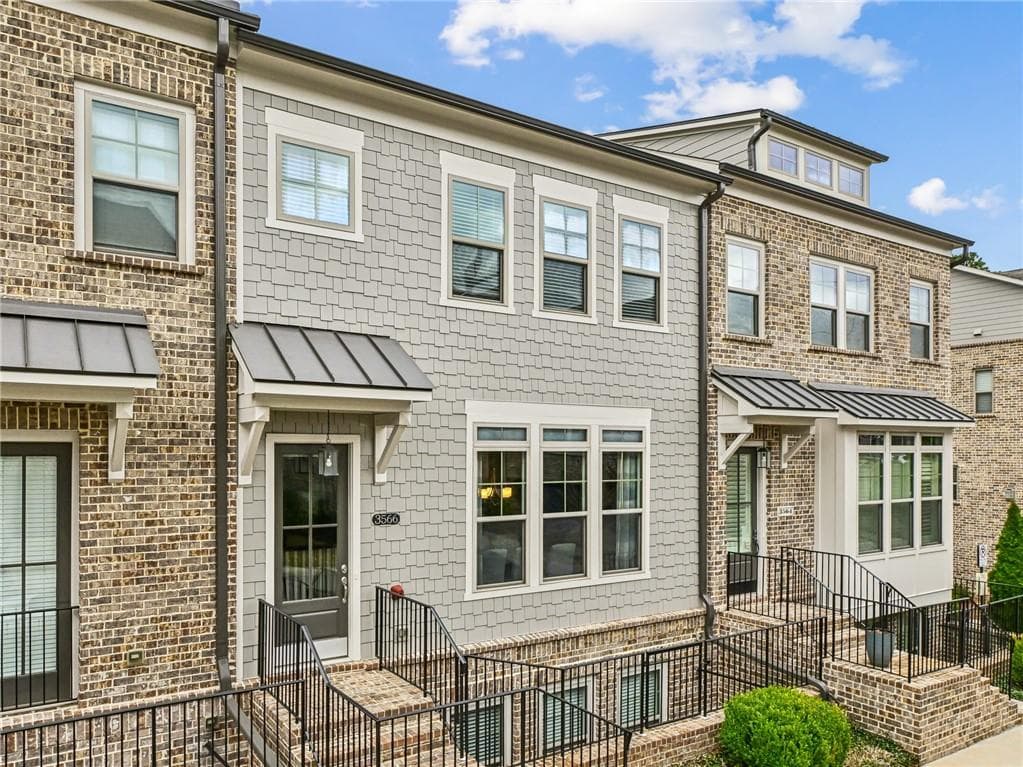 3 bedroom, 4 bathroom townhouse sold at 3566 Parkside Way, Brookhaven, GA 30319