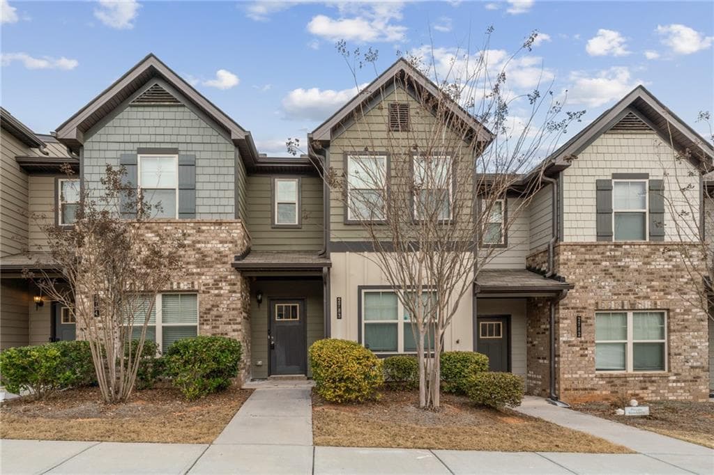 3 bedroom, 3 bathroom townhouse sold at 2783 Bayrose Circle 83, Atlanta, GA 30344