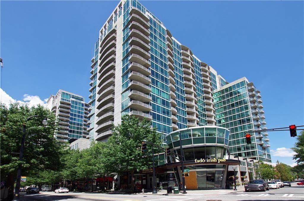 1 bedroom, 1 bathroom condominium sold at 923 Peachtree Street 1527, Atlanta, GA 30309