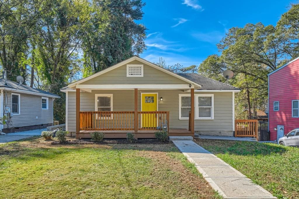 3 bedroom, 2 bathroom single family residence sold at 1532 Pineview Terrace, Atlanta, GA 30311