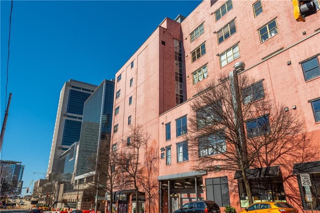 1 bedroom, 1 bathroom, 1,175 sq ft condominium sold at 87 Peachtree Street 204, Atlanta, GA 30303