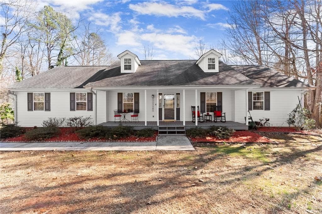 3 bedroom, 2 bathroom single family residence sold at 3147 Lake Ranch Drive, Gainesville, GA 30506