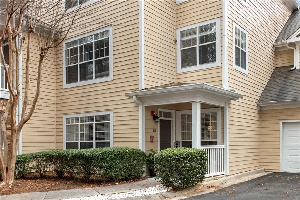 1 bedroom, 1 bathroom condominium sold at 1011 Whitshire Way 1011, Alpharetta, GA 30004 — photo 1 of 1