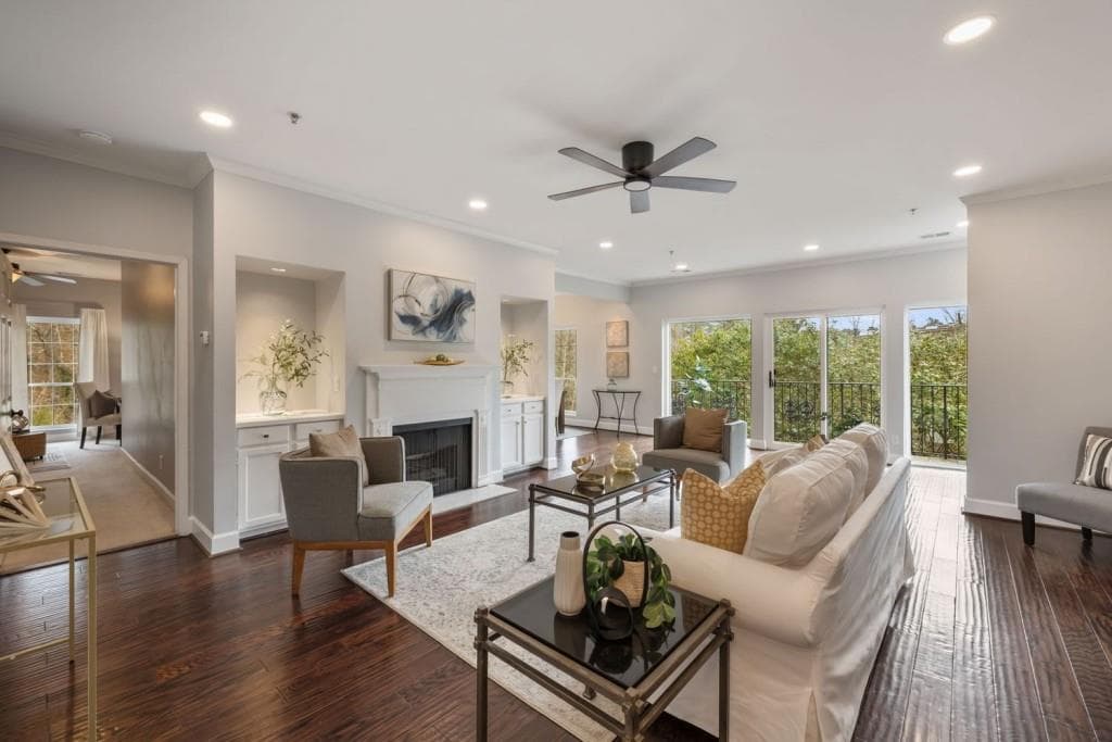 2 bedroom, 3 bathroom condominium sold at 2921 Lenox Road 310, Atlanta, GA 30324