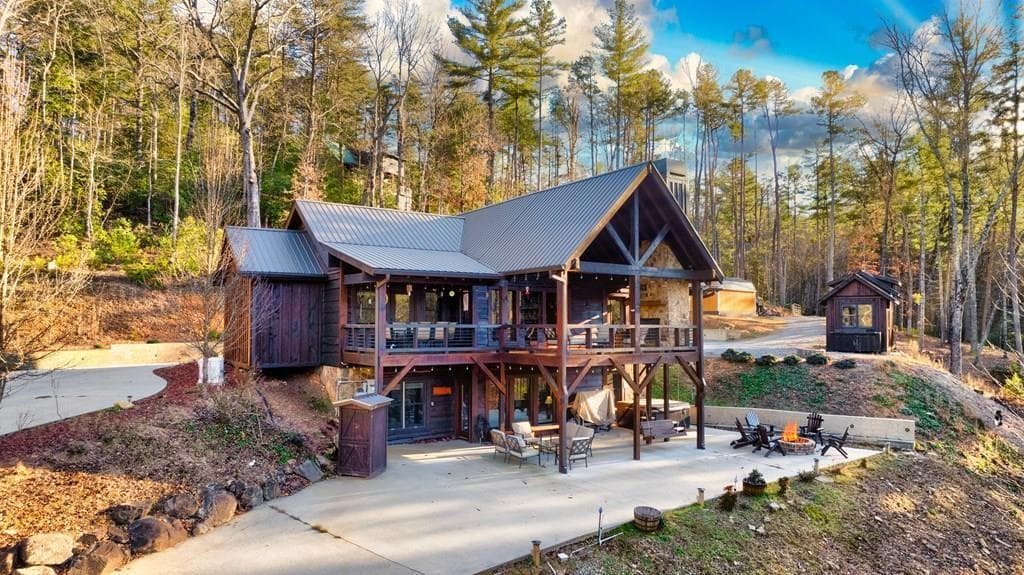 4 bedroom, 4 bathroom single family residence sold at 323 Stanley Creek Road, Blue Ridge, GA 30513
