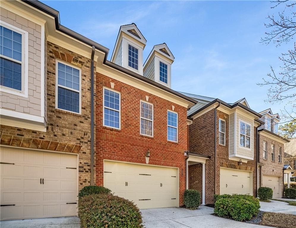 4 bedroom, 4 bathroom townhouse sold at 10416 Park Walk Point, Alpharetta, GA 30022 — photo 1 of 1
