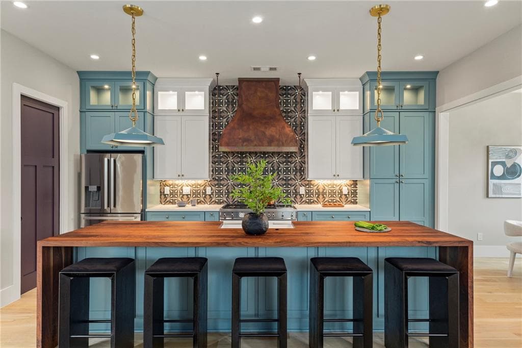 4 bedroom, 5 bathroom, 3,640 sq ft single family residence sold at 662 Timm Valley Road, Atlanta, GA 30305