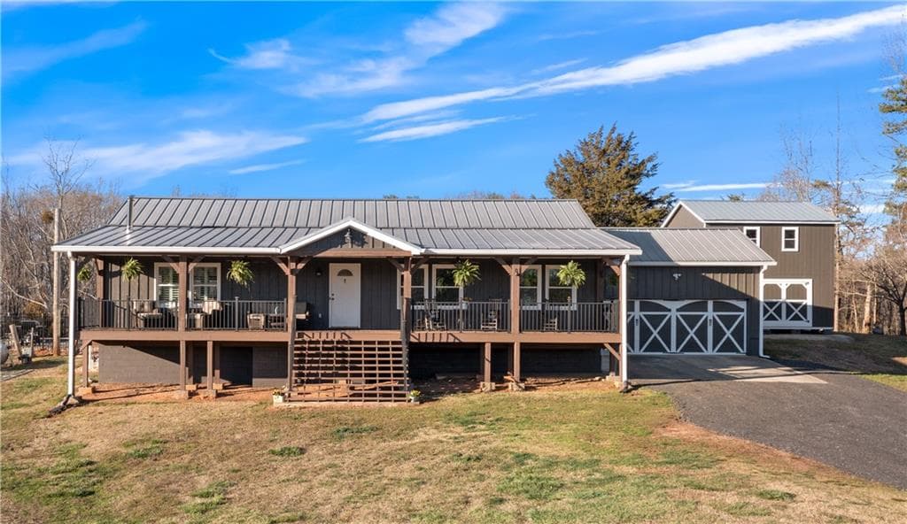 3 bedroom, 2 bathroom single family residence sold at 4136 Price Road, Gainesville, GA 30506