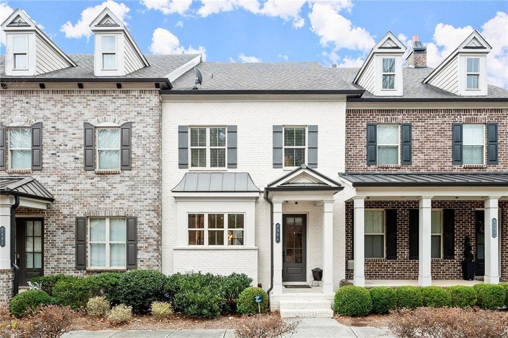3 bedroom, 4 bathroom townhouse sold at 1986 Forte Lane, Alpharetta, GA 30009