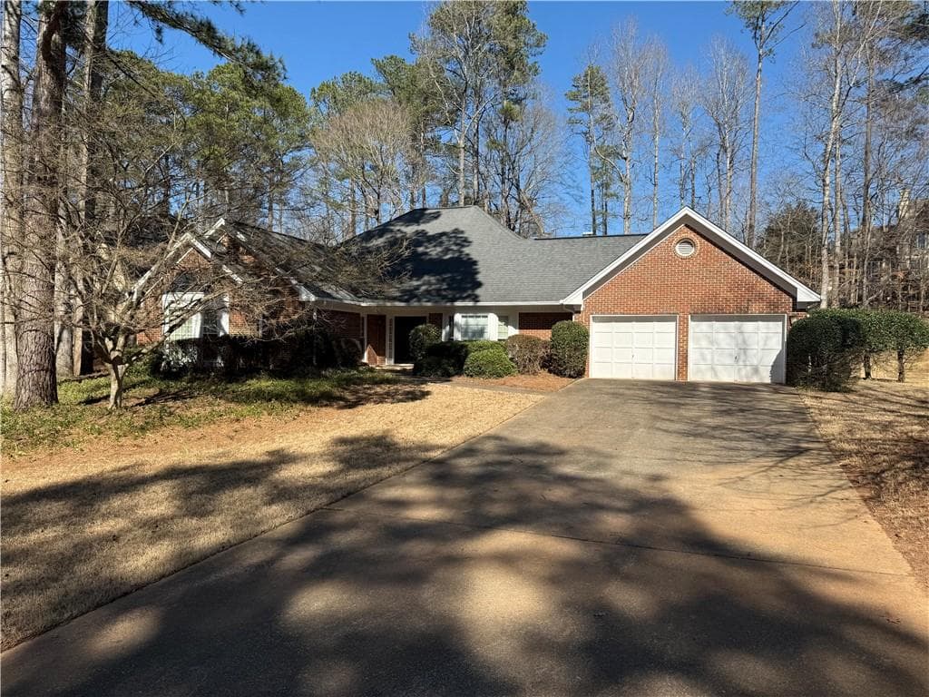 3 bedroom, 3 bathroom single family residence sold at 4733 FITZPATRICK Way, Peachtree Corners, GA 30092