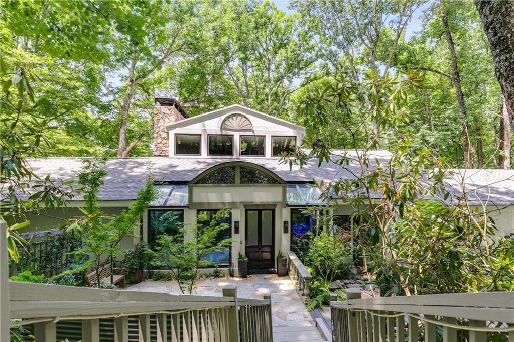 385 Grimes Bridge Road, Roswell, GA 30075 — most recent listing photo