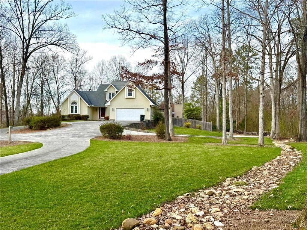5 bedroom, 4 bathroom single family residence sold at 120 Colonial Way, Calhoun, GA 30701