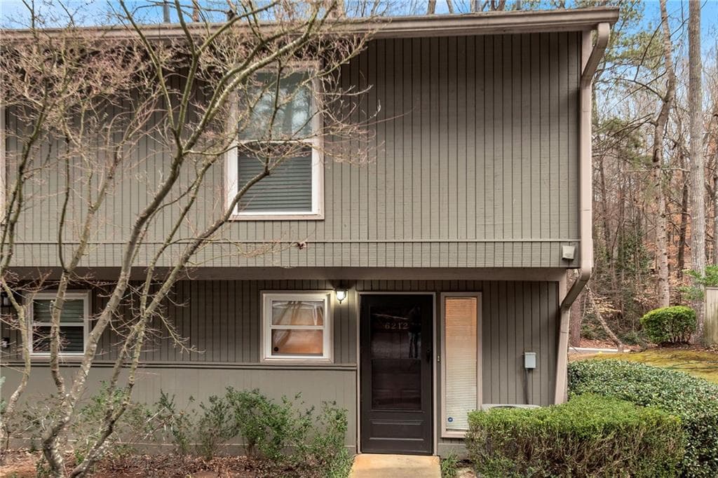 2 bedroom, 2 bathroom condominium sold at 6212 Overlook Road, Peachtree Corners, GA 30092