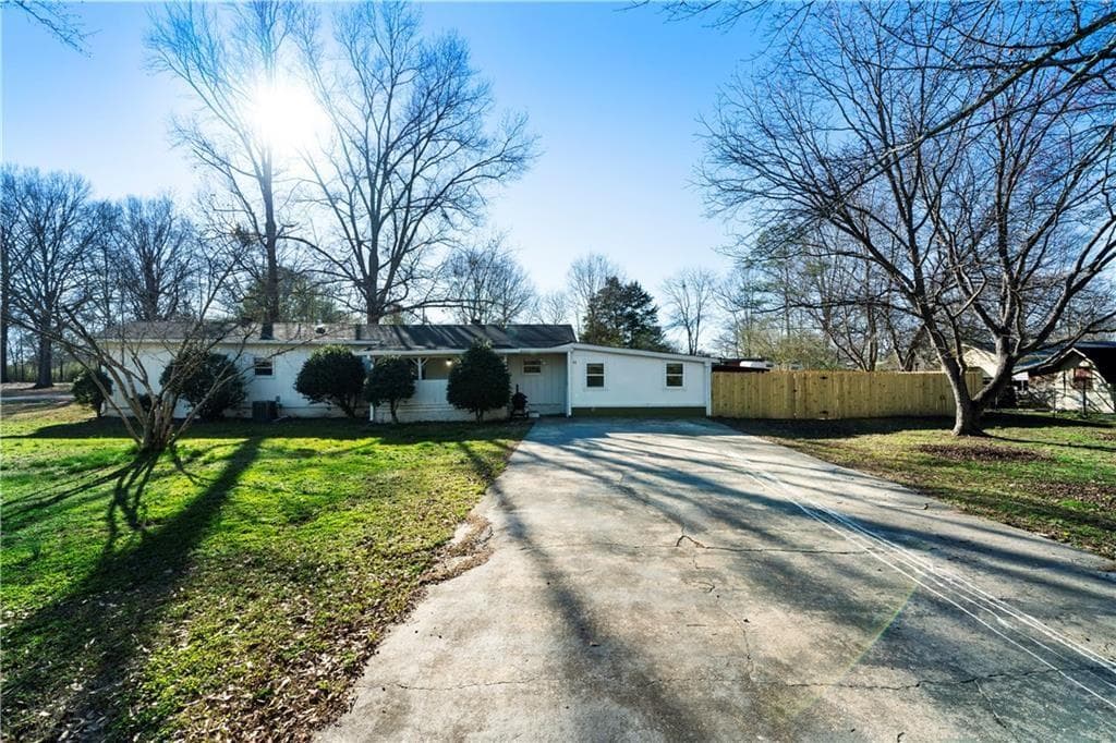 3 bedroom, 2 bathroom single family residence sold at 11 MORNINGSIDE Drive, Rome, GA 30165