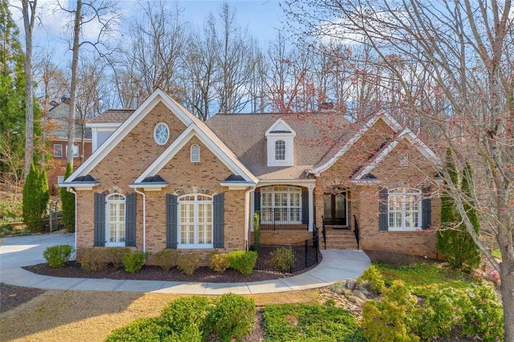 4 bedroom, 4 bathroom single family residence sold at 800 E SHORE Drive, Canton, GA 30114