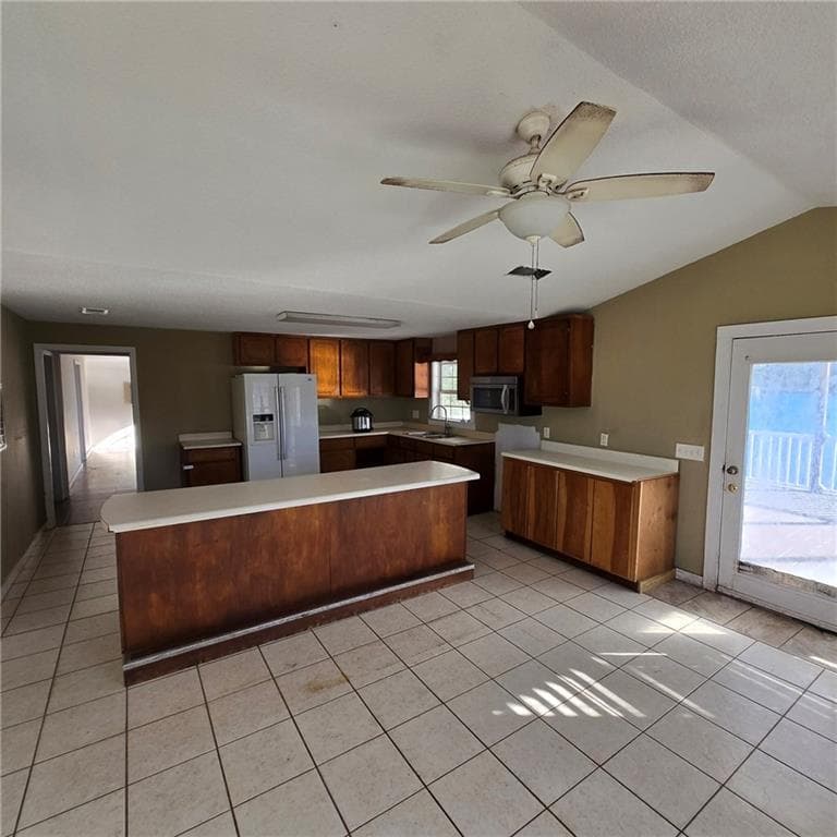 5 bedroom, 2 bathroom, 2,124 sq ft single family residence for sale at 2606 Beechwood Drive, Jesup, GA 31545 — photo 4